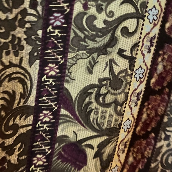 Stunning!! Vintage 💯 Silk hooded robe in  purple and gold - Picture 6 of 9